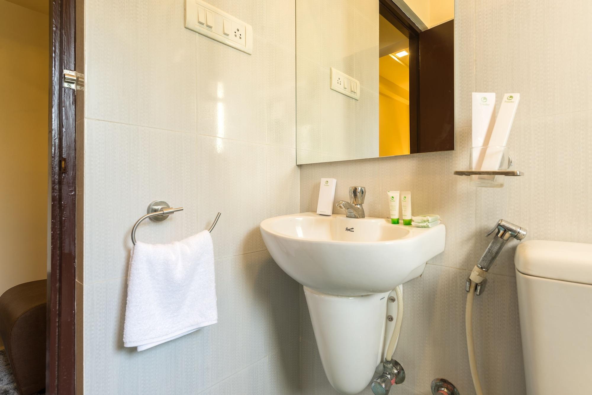 Treebo Nestlay Casa Hotel Csennai Kültér fotó