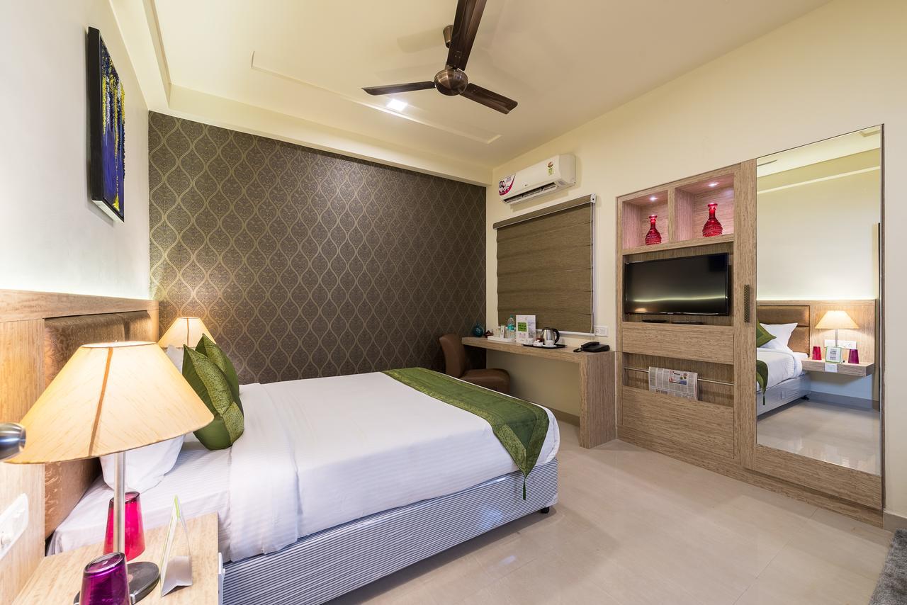 Treebo Nestlay Casa Hotel Csennai Kültér fotó