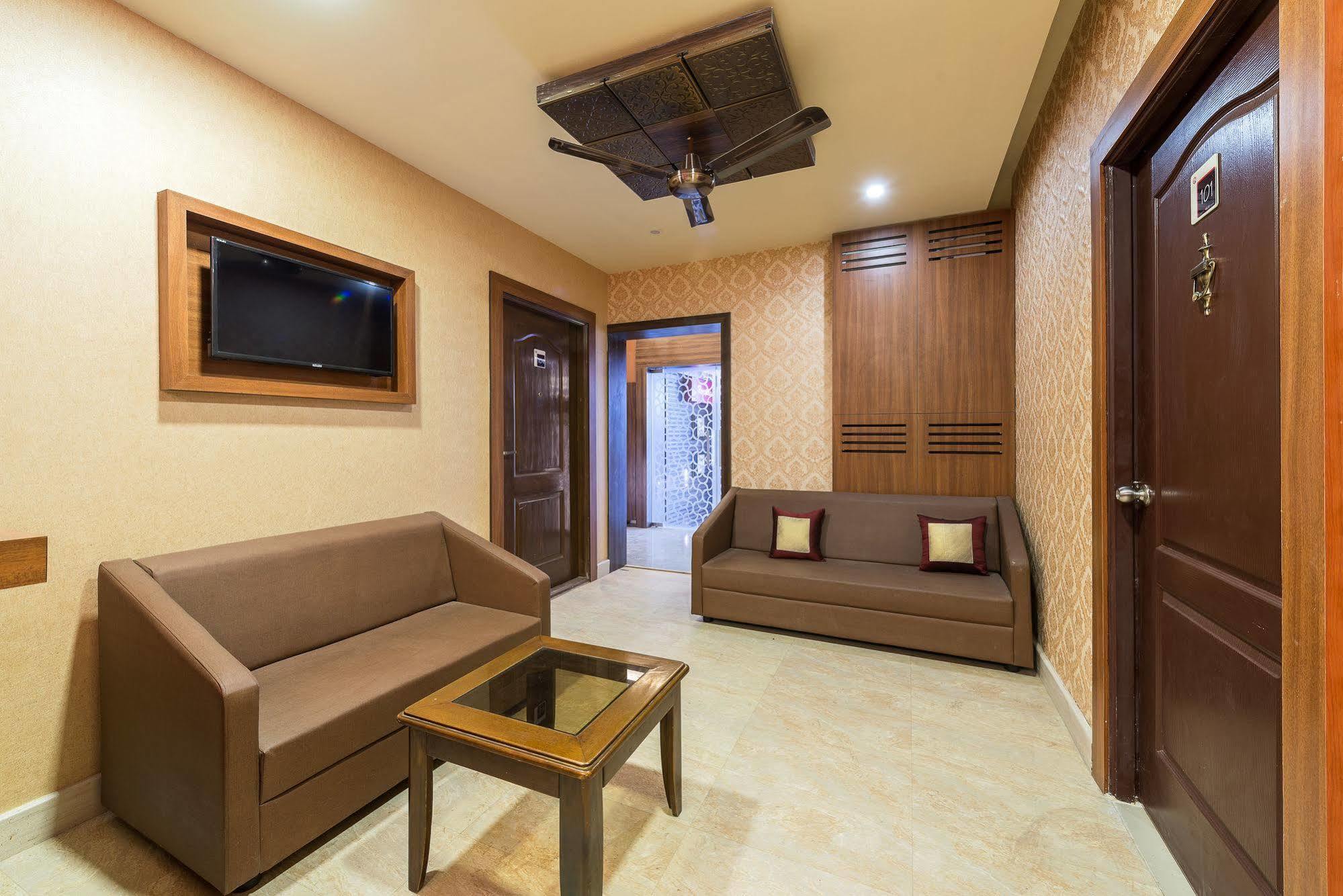 Treebo Nestlay Casa Hotel Csennai Kültér fotó